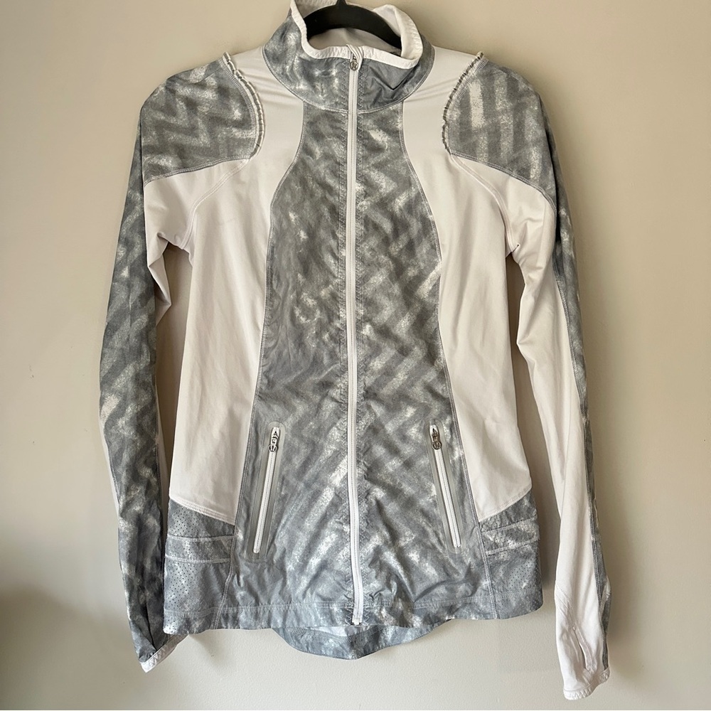 LULULEMON Jacket white and silver size 4